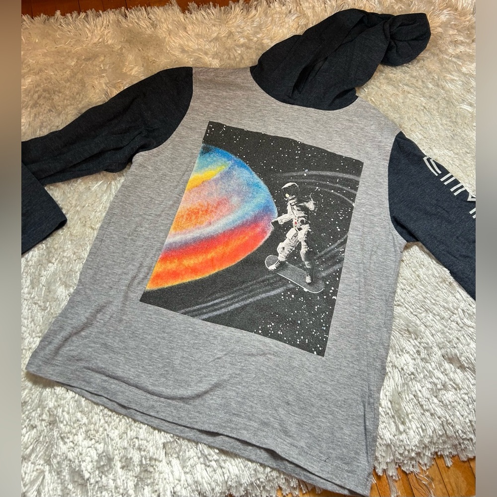 Very cute Kids top.  Youth Size Medium 8.  Pet friendly home. Smoke free.